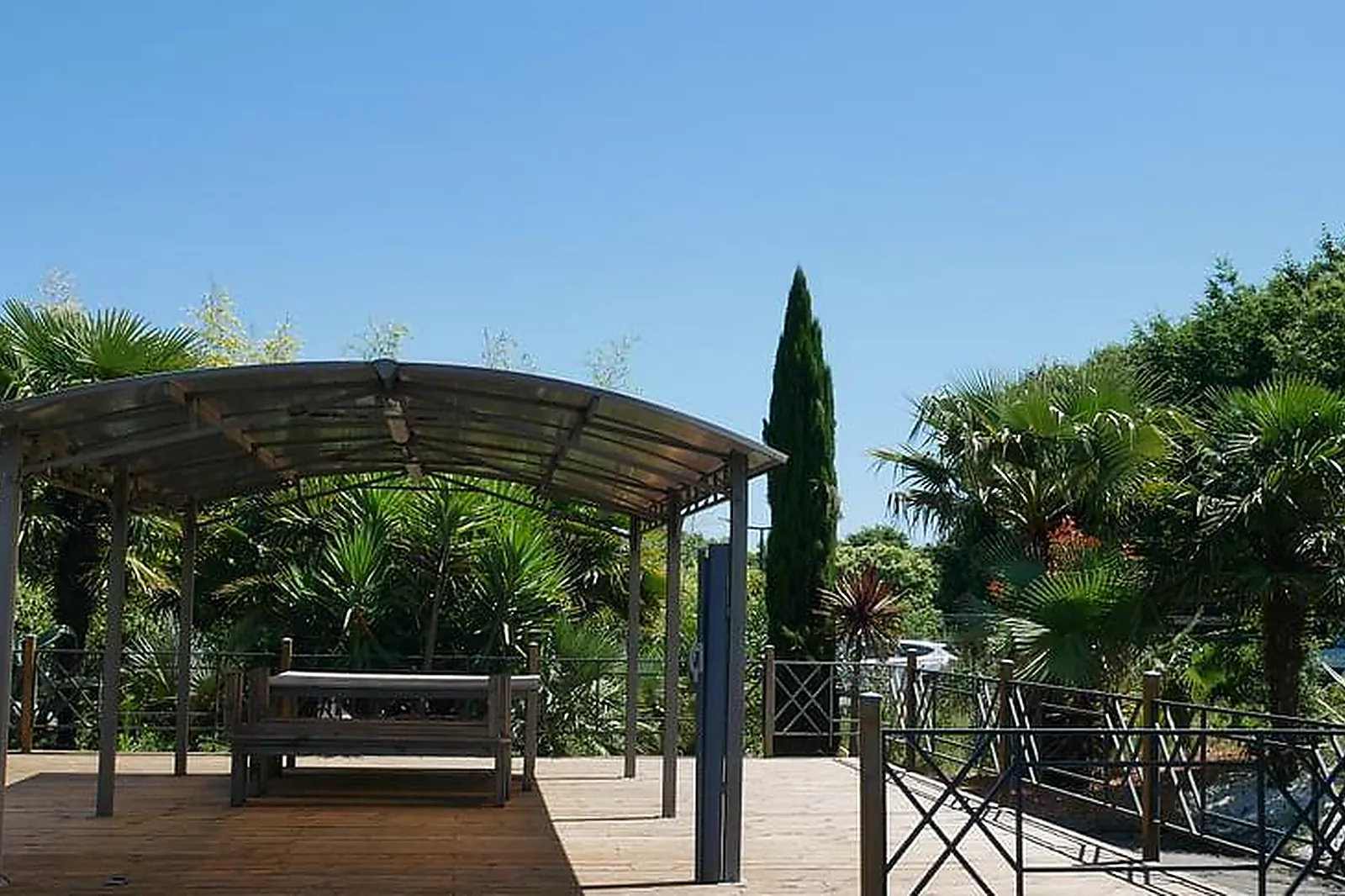 Lieux événementiels, CINEPOLE LOC