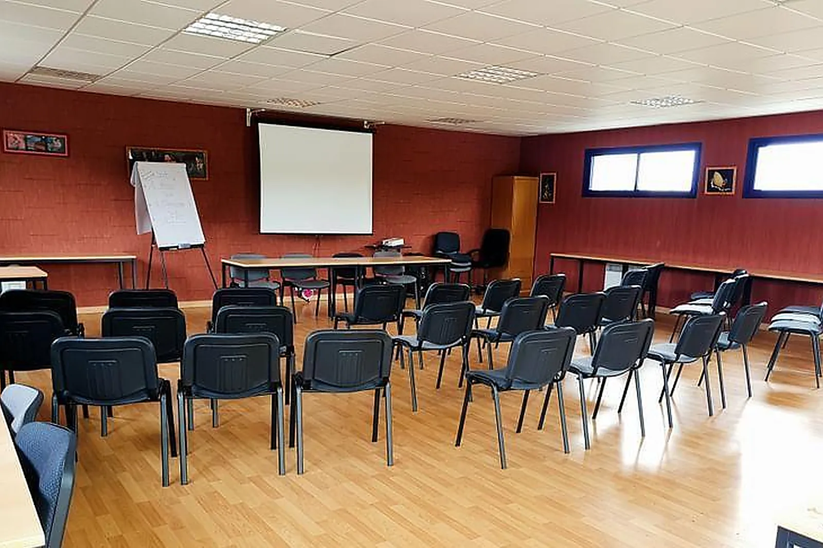 Lieux événementiels, CINEPOLE LOC