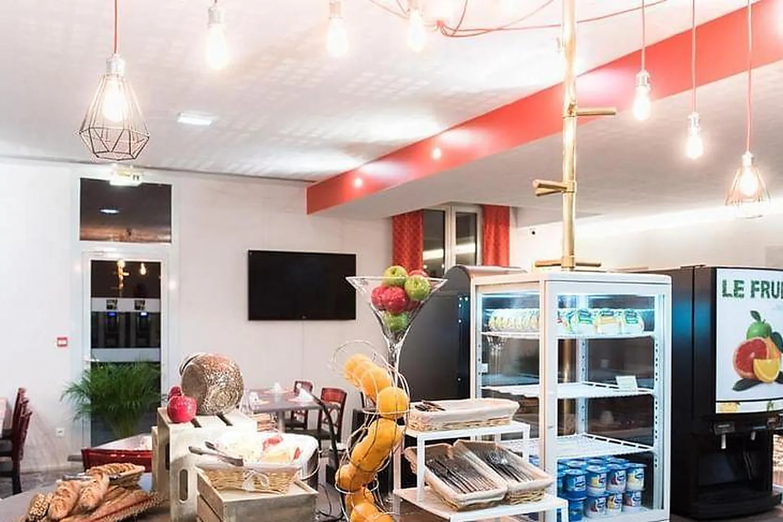 Lieux événementiels, CARRÉ PY'HÔTEL***