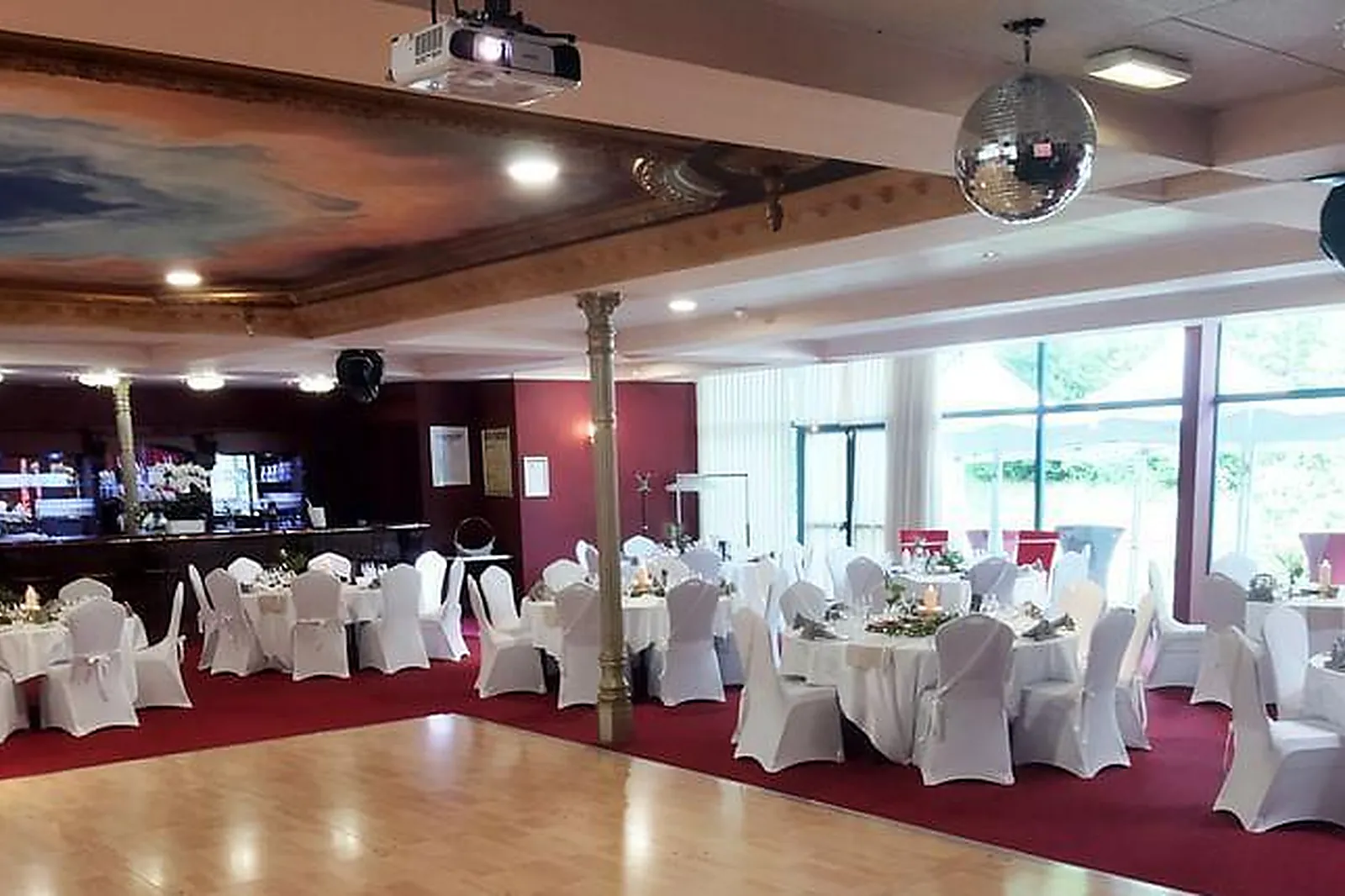 Lieux événementiels, CASINO - PLOMBIÈRES LES BAINS