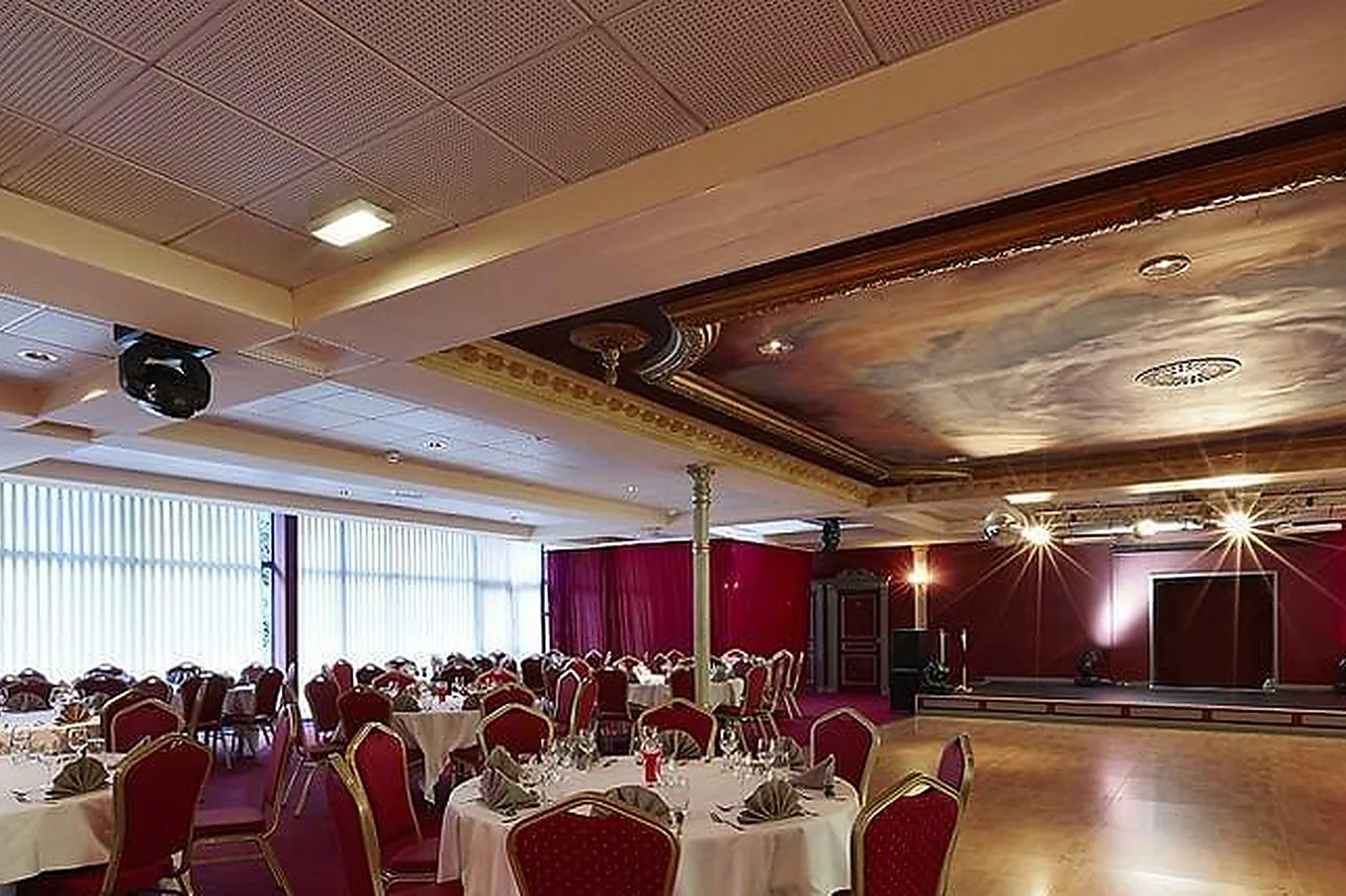 Lieux événementiels, CASINO - PLOMBIÈRES LES BAINS