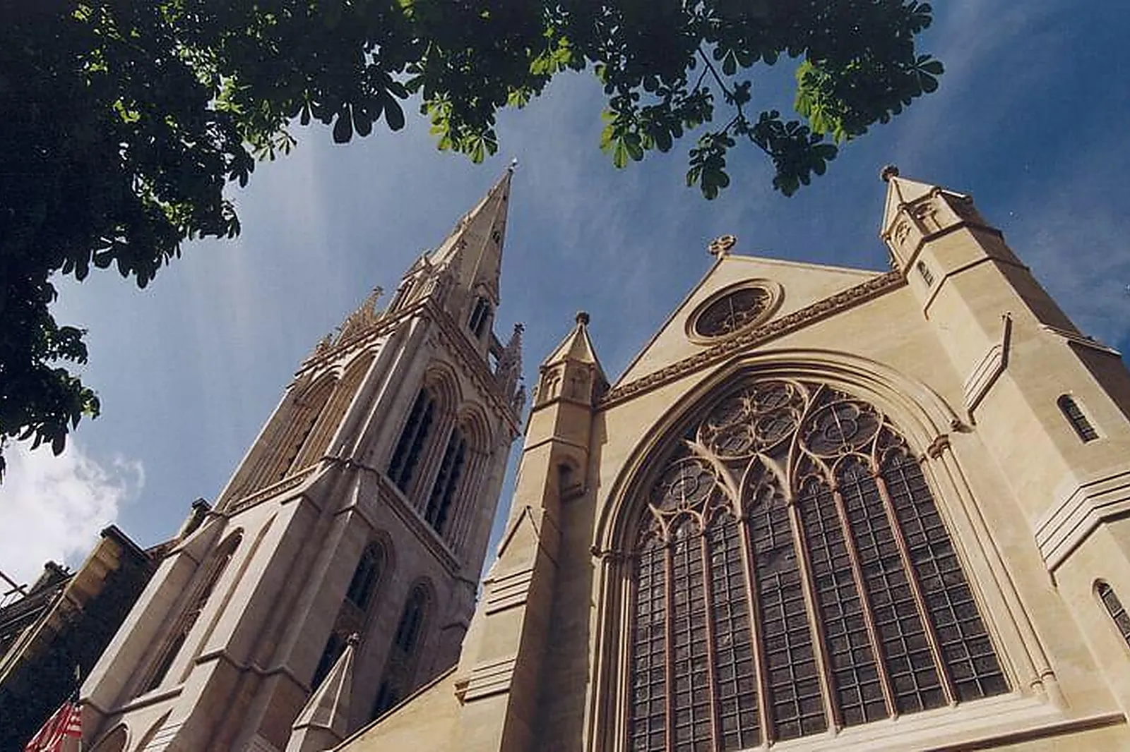 Lieux événementiels, CATHÉDRALE AMÉRICAINE DE PARIS