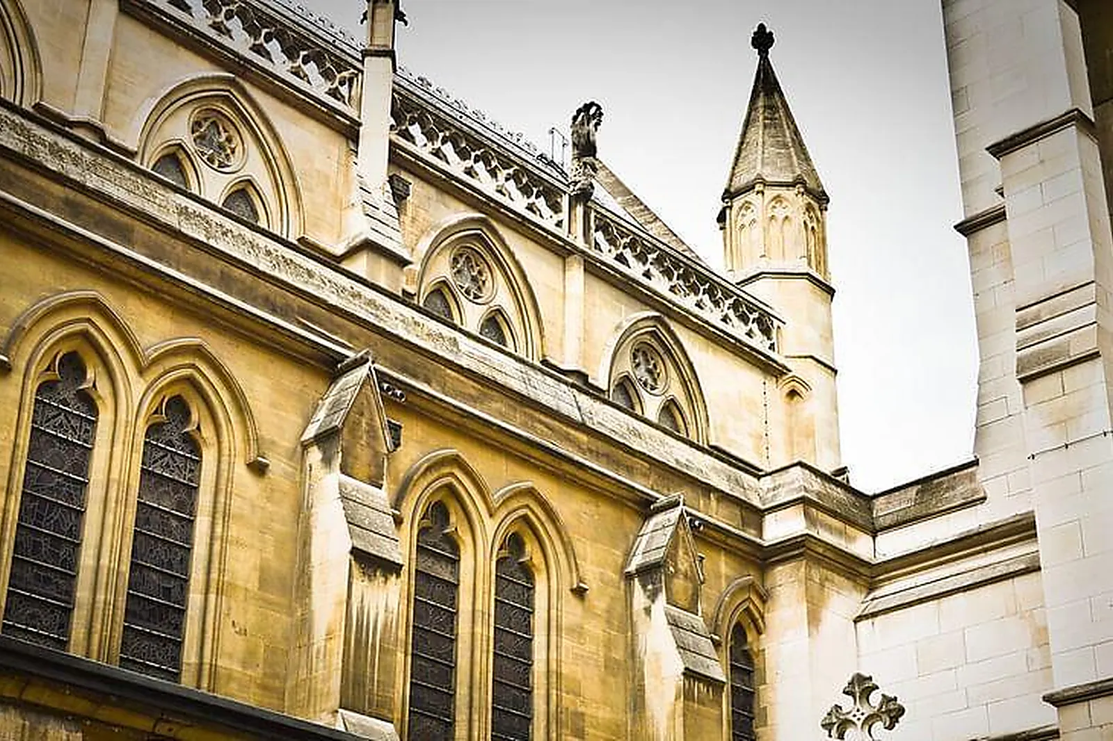 Lieux événementiels, CATHÉDRALE AMÉRICAINE DE PARIS