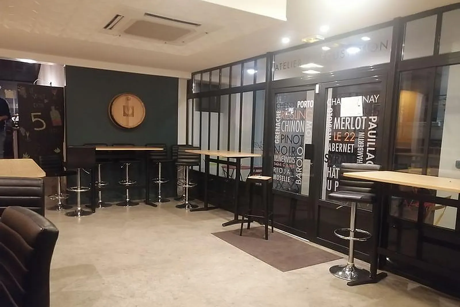 Lieux événementiels, CAVE LE VINGT-DEUX