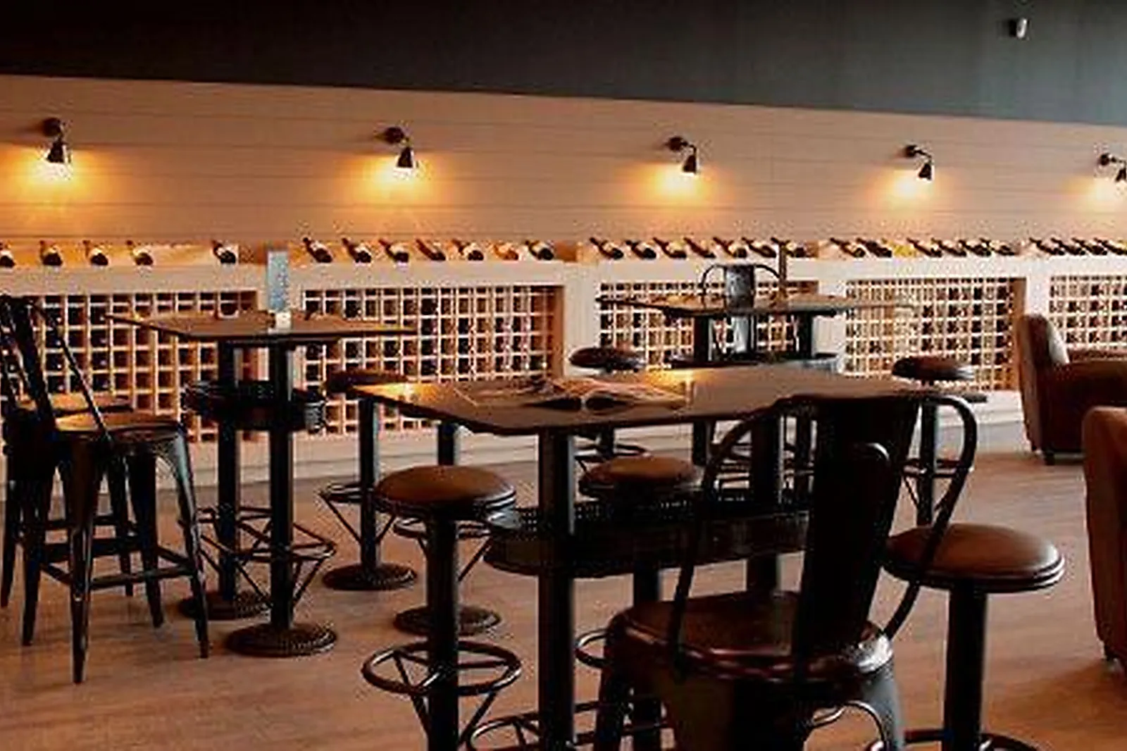 Lieux événementiels, CAVE CQFD