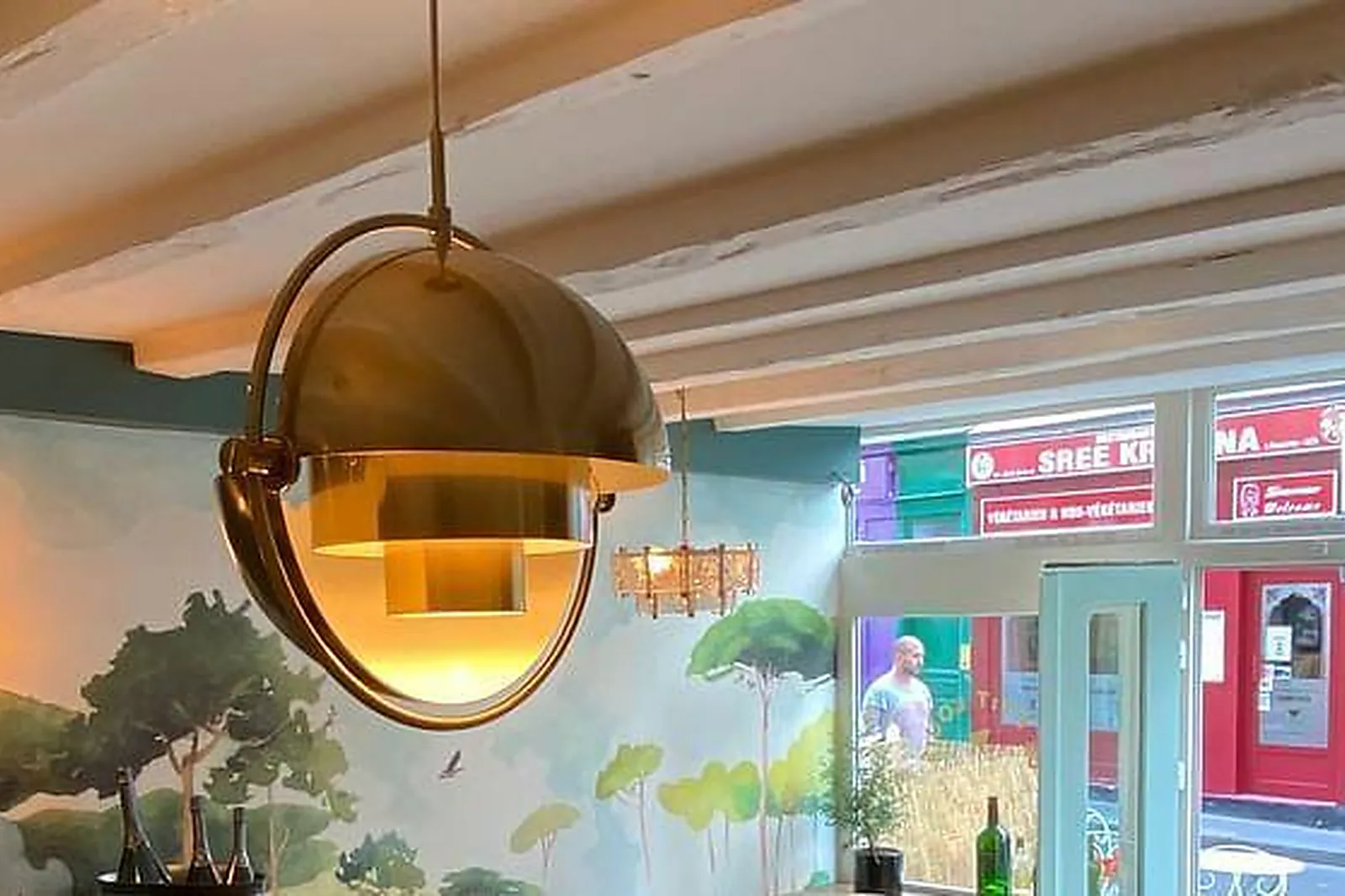 Lieux événementiels, CAVE À MANGER DANS LE 5EME