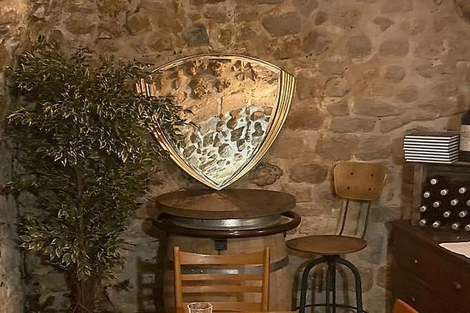 Lieux événementiels, CAVE À MANGER DANS LE 5EME