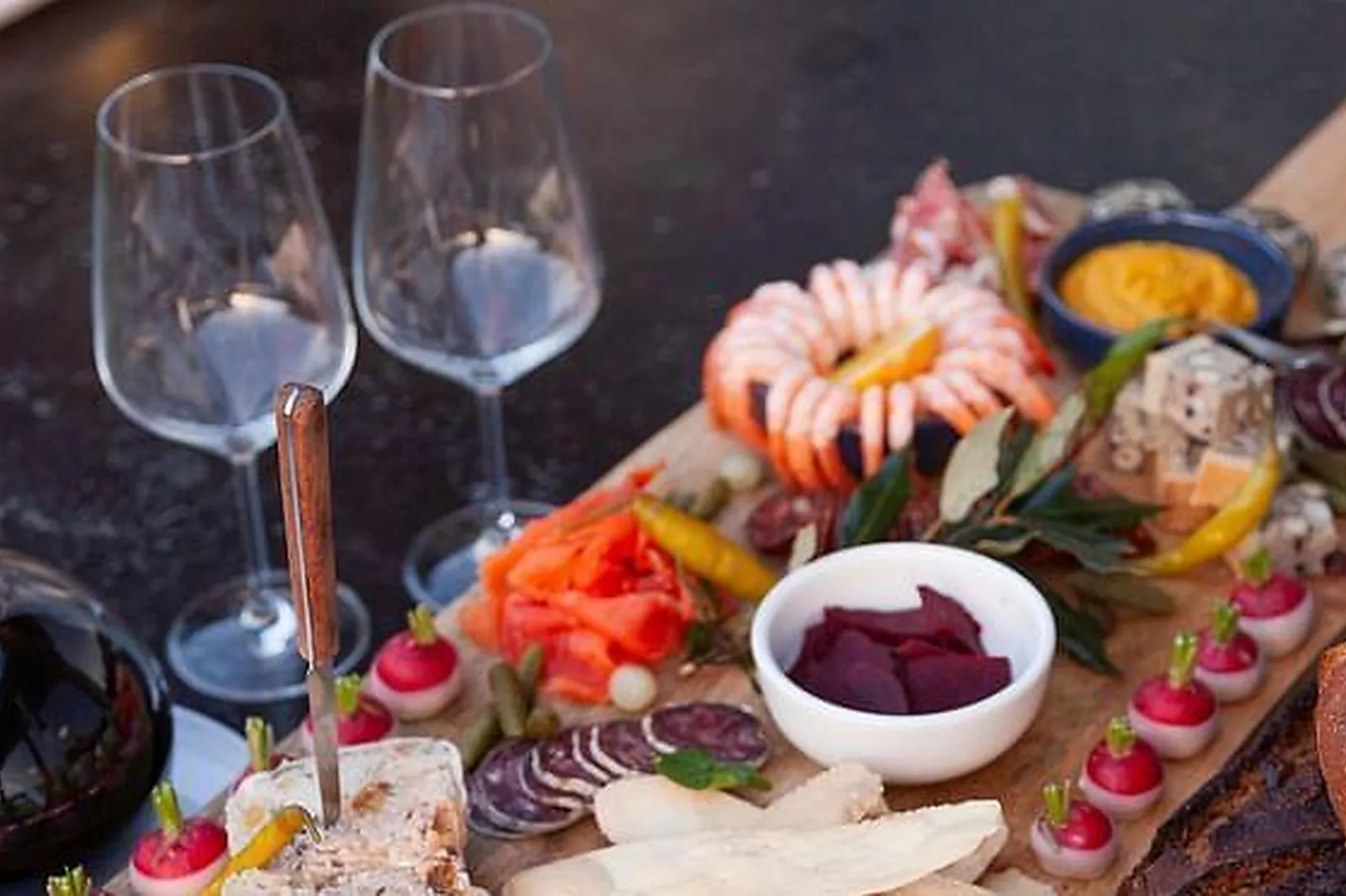 Lieux événementiels, CAVE À MANGER DANS LE 5EME