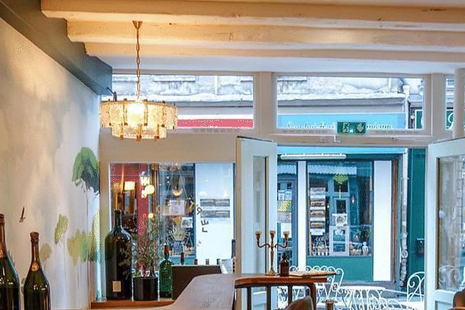 Lieux événementiels, CAVE À MANGER DANS LE 5EME