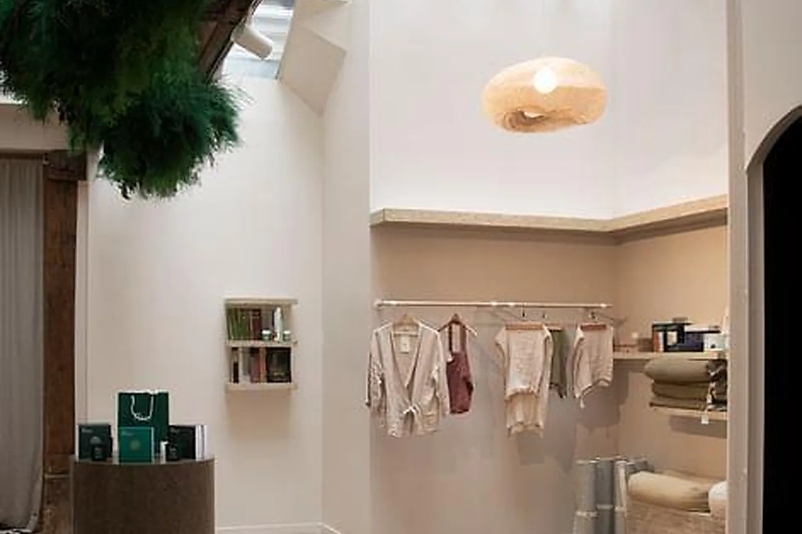 Lieux événementiels, CENTRE HO KARAN