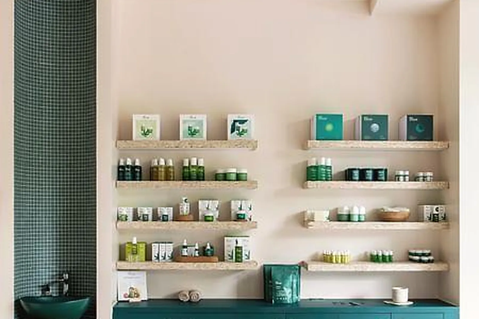 Lieux événementiels, CENTRE HO KARAN