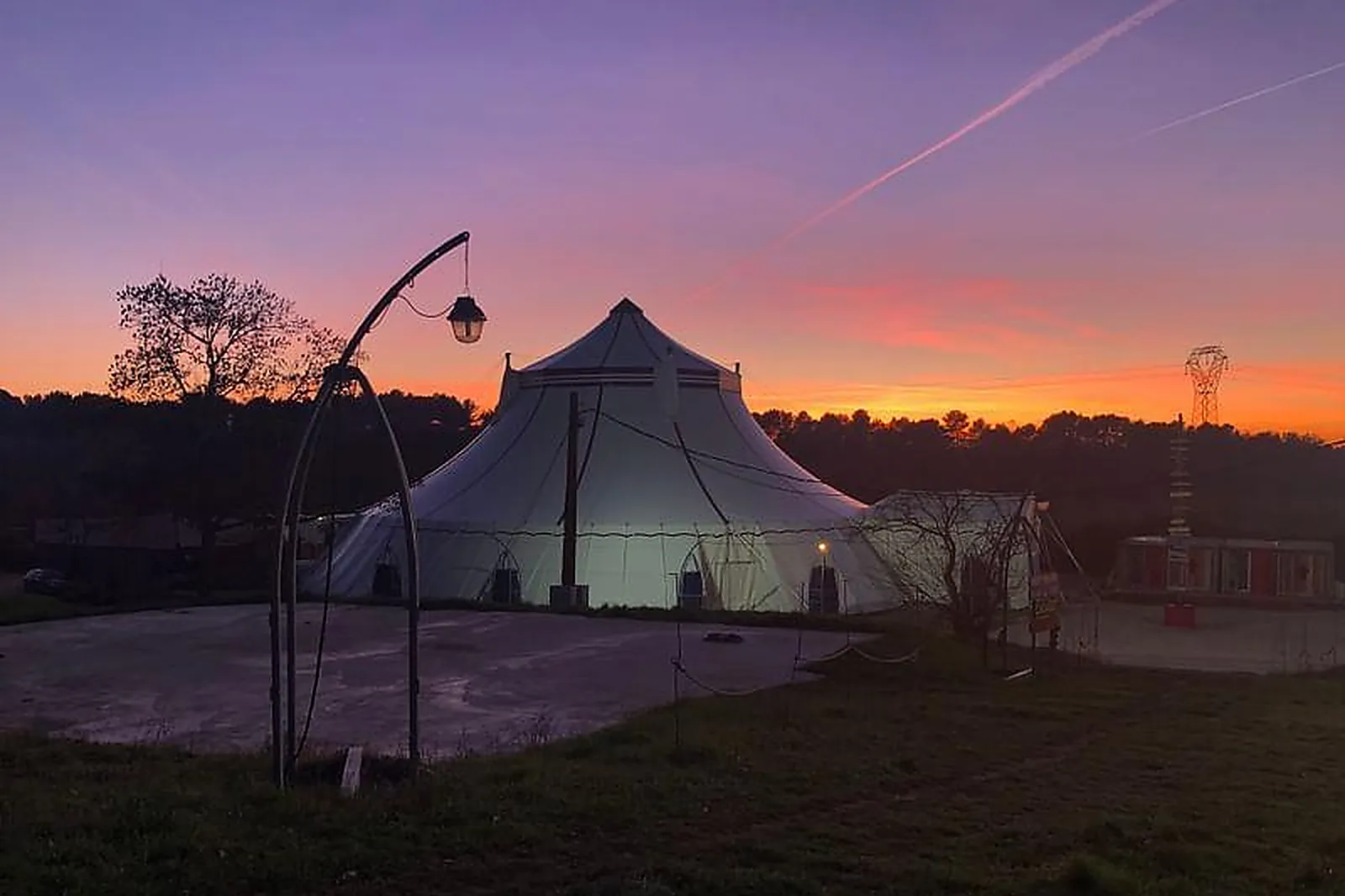 Lieux événementiels, CENTRE INTERNATIONAL DE ARTS EN MOUVEMENT
