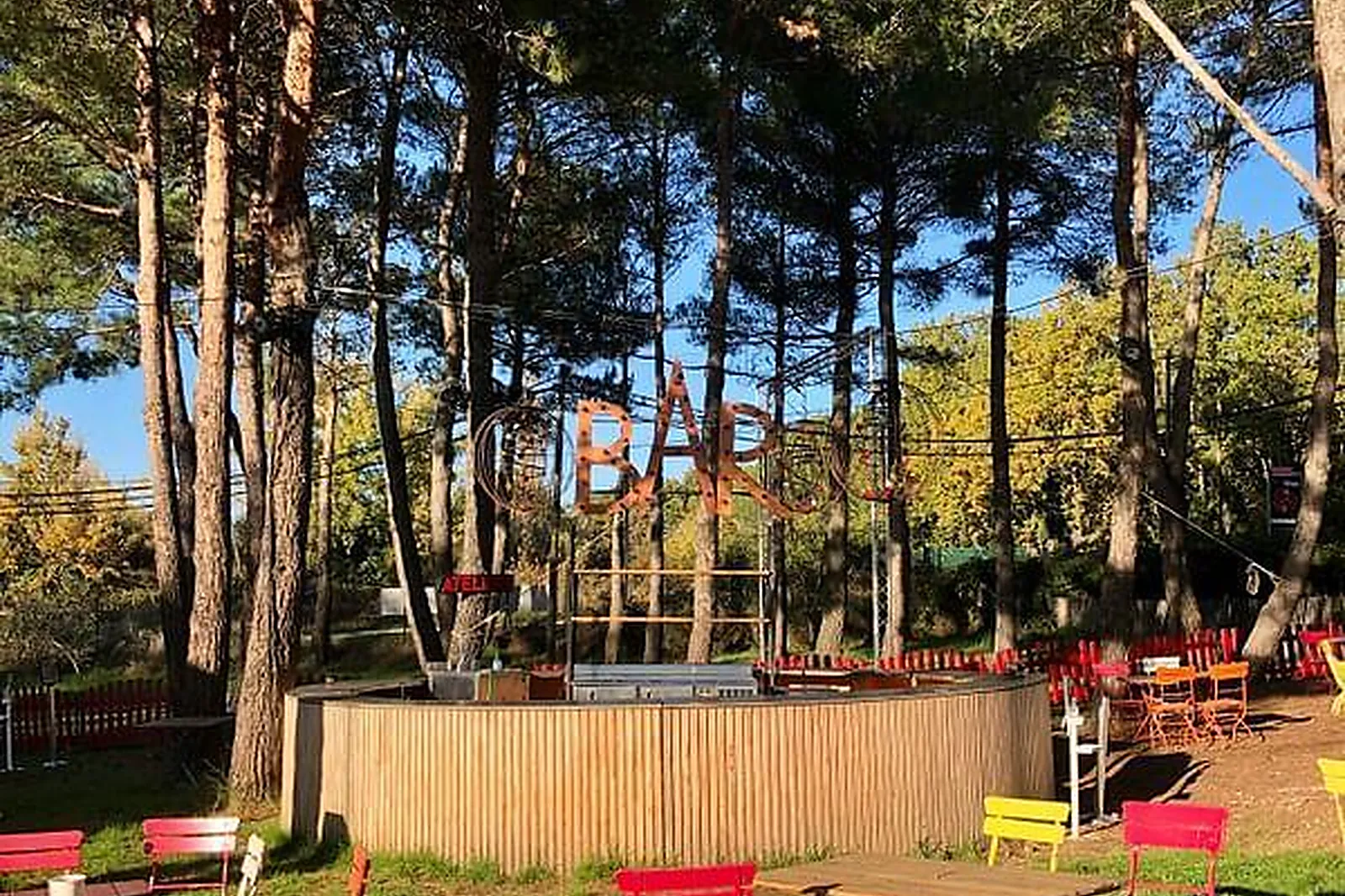 Lieux événementiels, CENTRE INTERNATIONAL DE ARTS EN MOUVEMENT