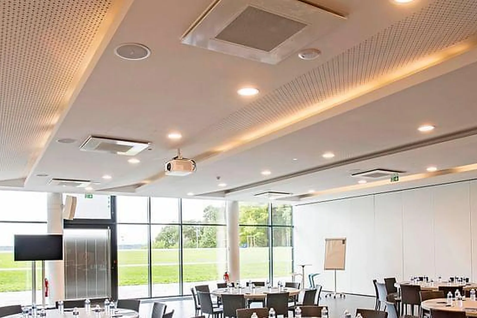 Lieux événementiels, CENTRE NATIONAL DU FOOTBALL - CLAIREFONTAINE-EN-YVELINES