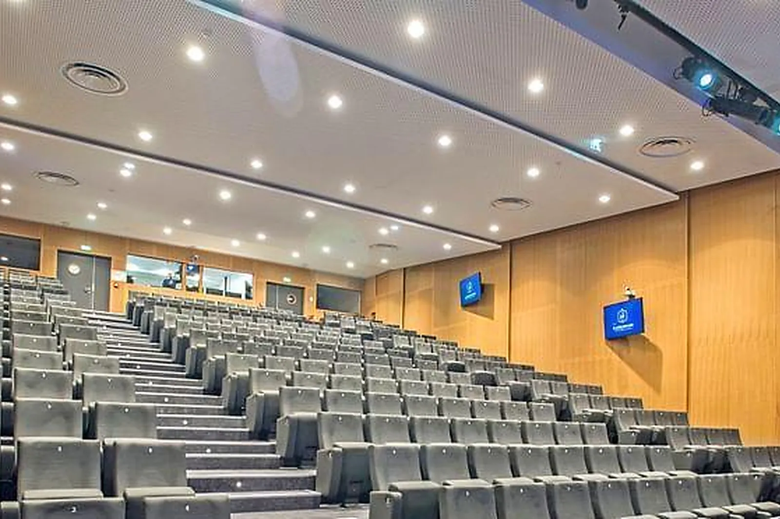 Lieux événementiels, CENTRE NATIONAL DU FOOTBALL - CLAIREFONTAINE-EN-YVELINES