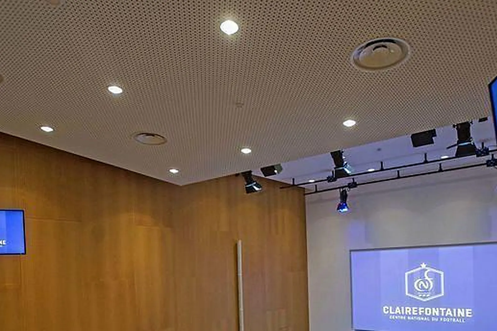 Lieux événementiels, CENTRE NATIONAL DU FOOTBALL - CLAIREFONTAINE-EN-YVELINES