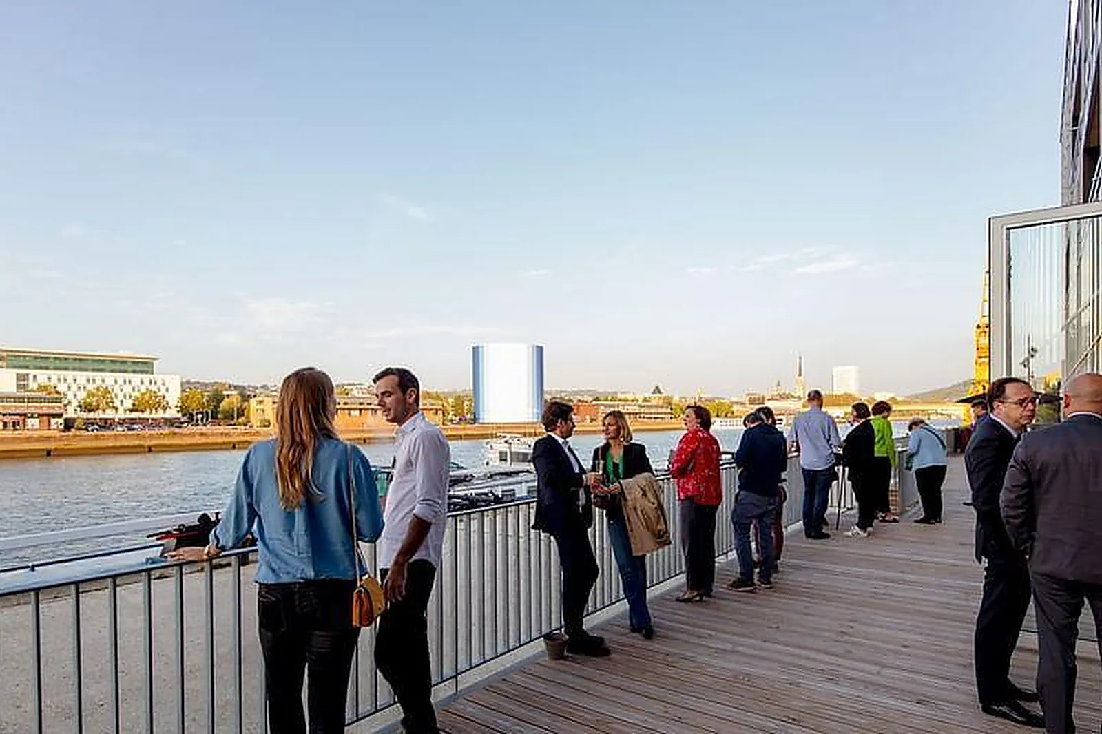 Lieux événementiels, CENTRE D'ART CONTEMPORAIN DU HANGAR 107