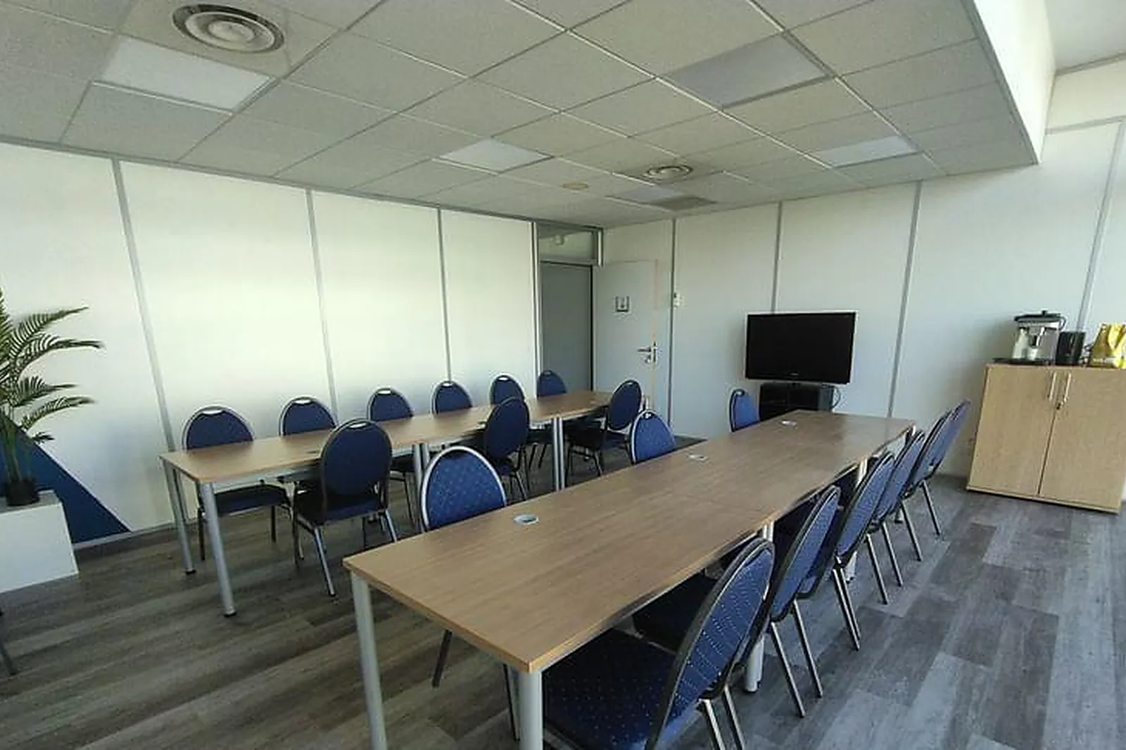 Lieux événementiels, CENTRE D'AFFAIRES ORIS CA