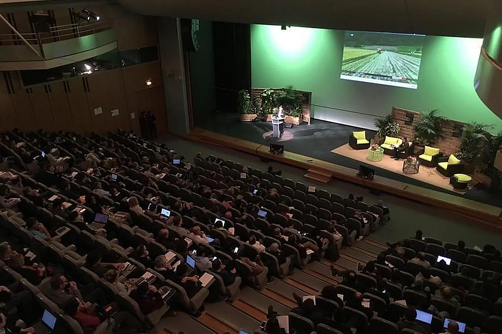 Lieux événementiels, CENTRE DE CONGRÈS ET D'EXPOSITION DIAGORA