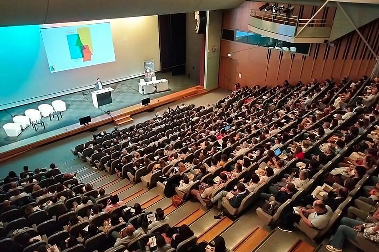 Lieux événementiels, CENTRE DE CONGRÈS ET D'EXPOSITION DIAGORA