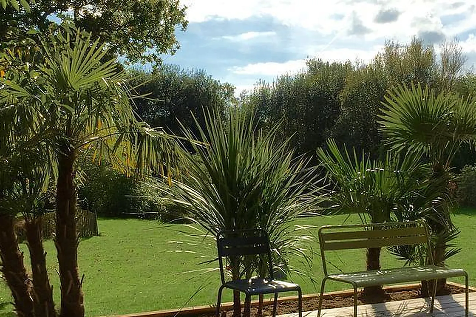 Lieux événementiels, C'EST ICI