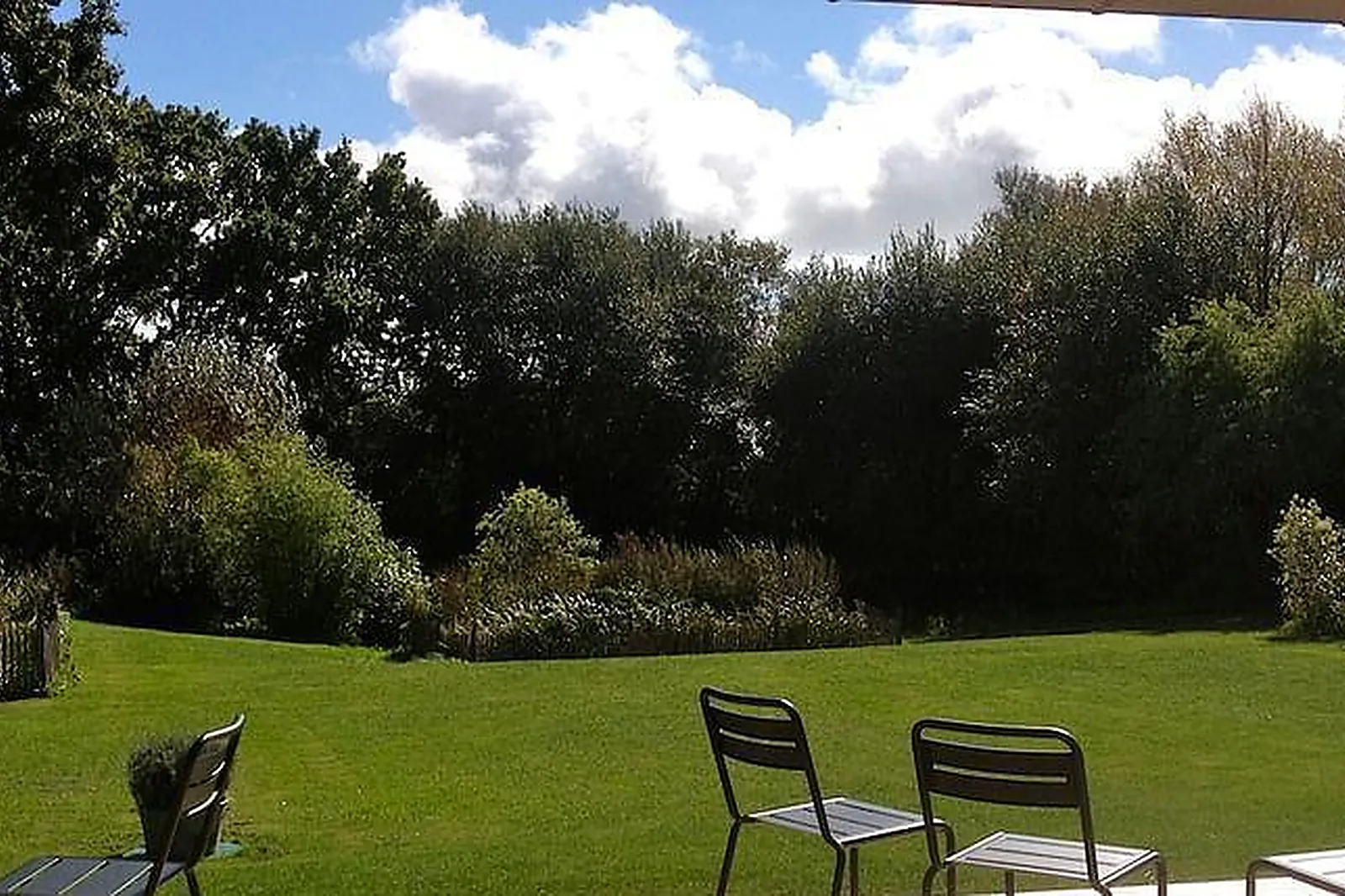 Lieux événementiels, C'EST ICI