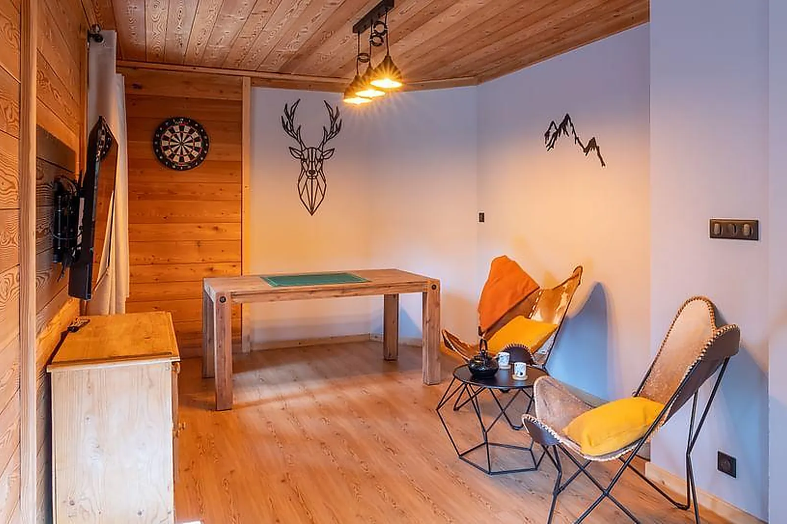 Lieux événementiels, CHALET LE CERF CHE - ECOGÎTE - 4*