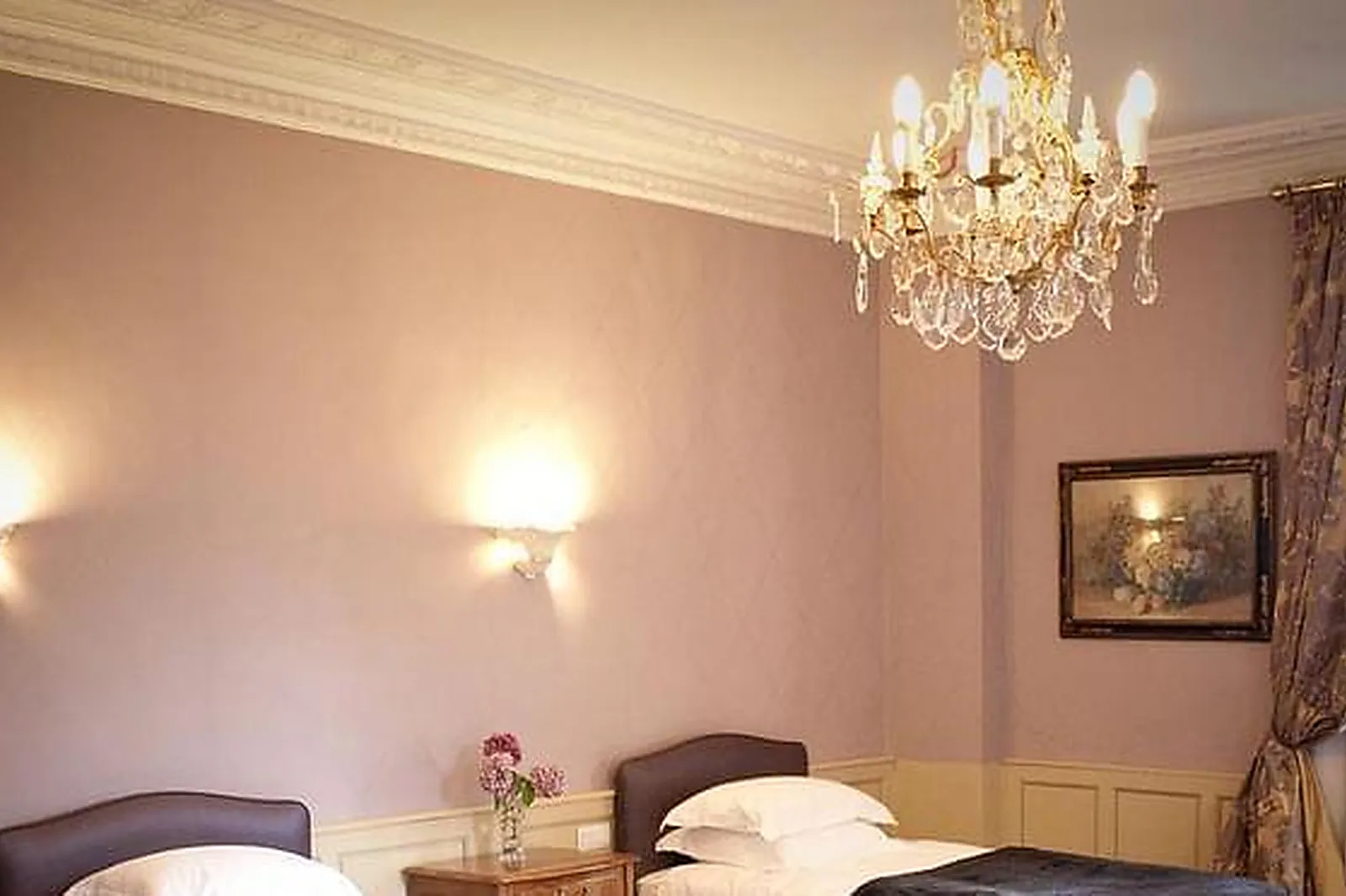 Lieux événementiels, CHATEAU D'APIGNÉ *****