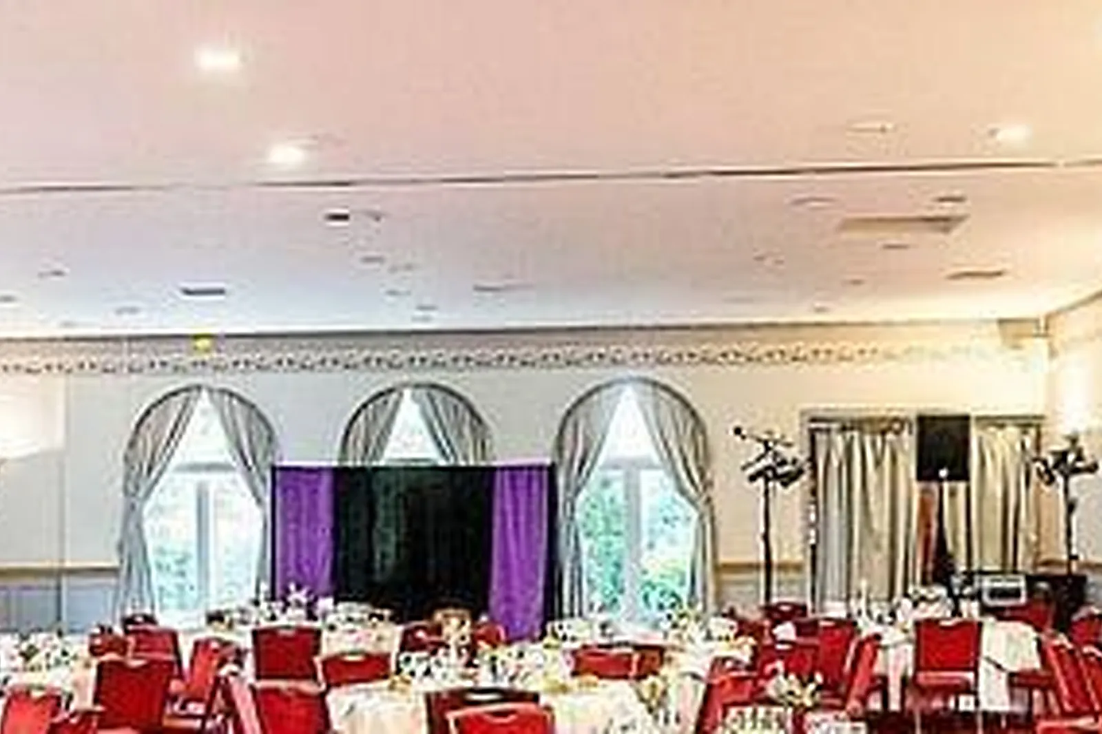 Lieux événementiels, CHATEAU D'APIGNÉ *****