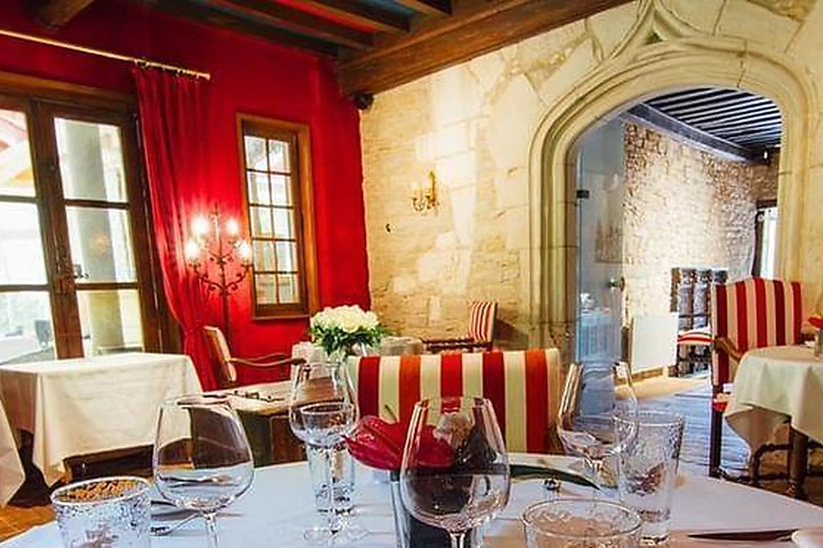 Lieux événementiels, CHATEAU D'IGE****