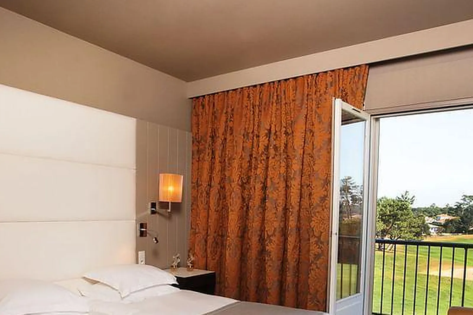 Lieux événementiels, CHIBERTA & GOLF ****