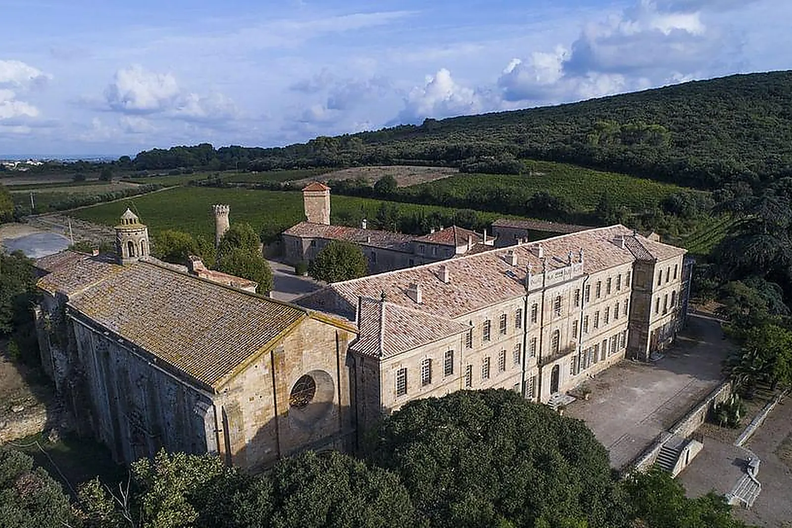 Lieux événementiels, CHÂTEAU-ABBAYE DE CASSAN
