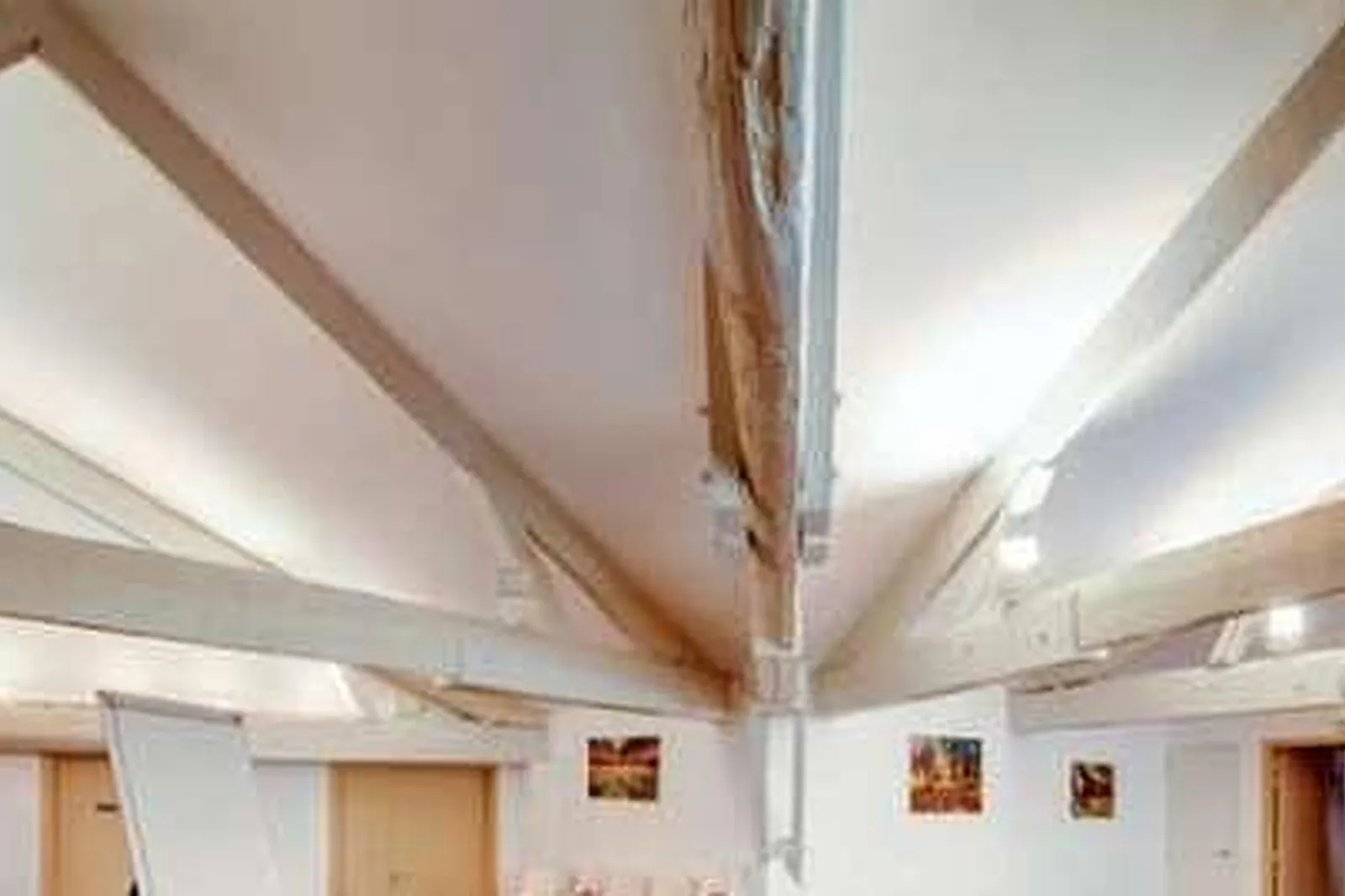 Lieux événementiels, CHÂTEAU DES FINES ROCHES ****