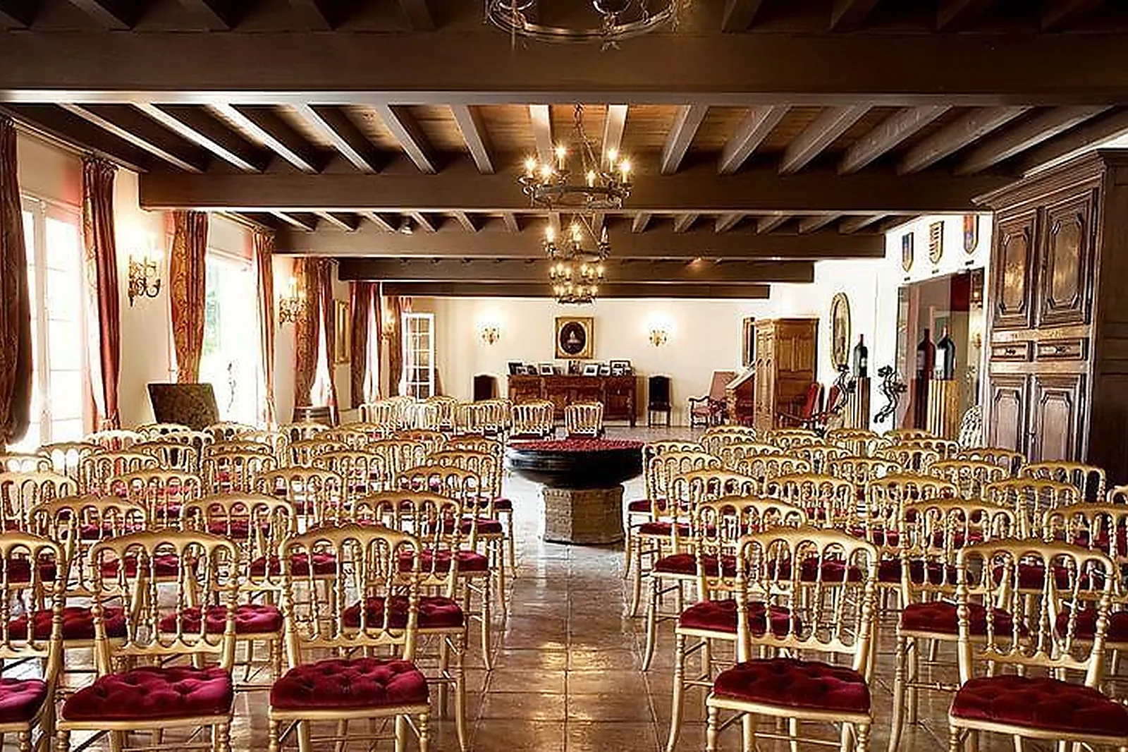 Lieux événementiels, CHÂTEAU FOMBRAUGE