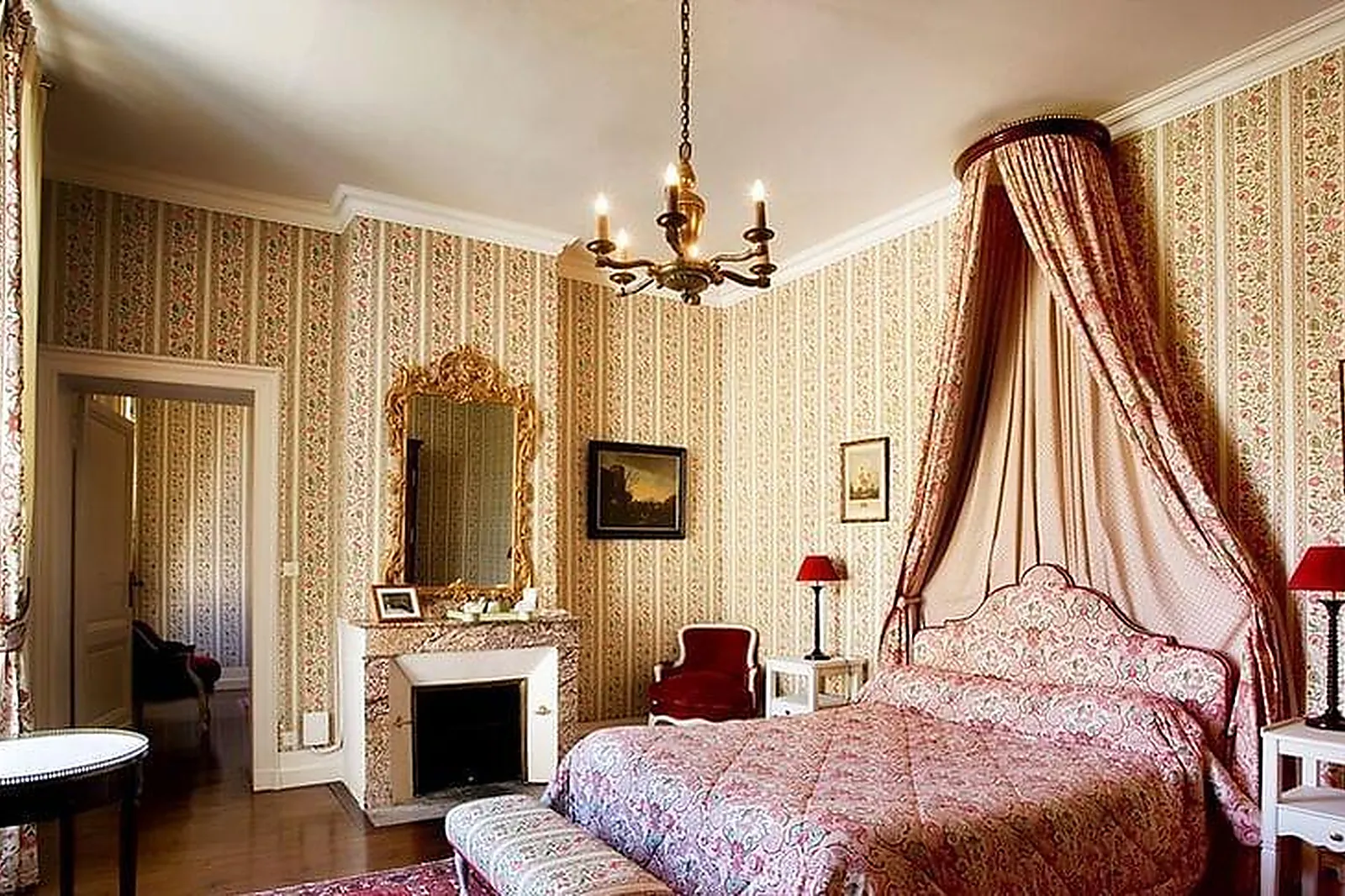 Lieux événementiels, CHÂTEAU FOMBRAUGE