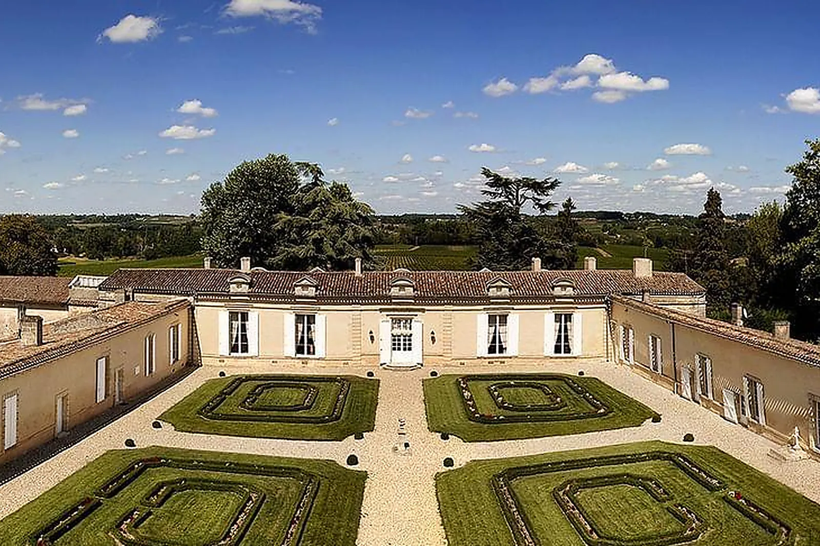 Lieux événementiels, CHÂTEAU FOMBRAUGE