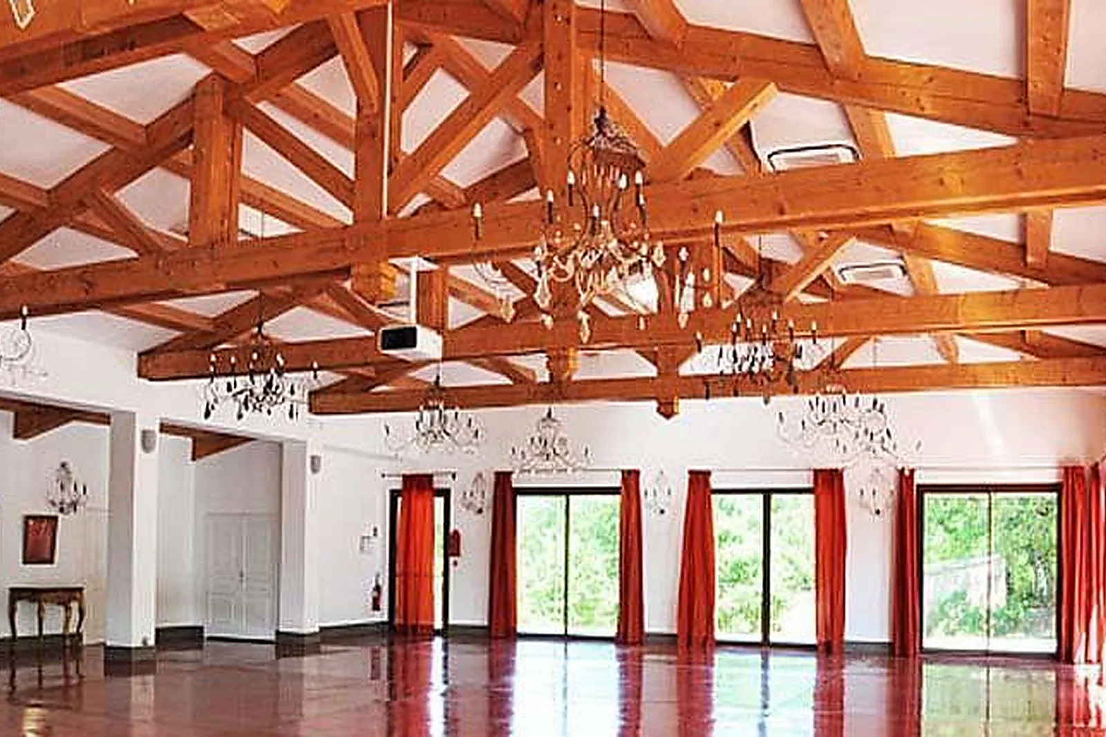 Lieux événementiels, LA BASTIDE DES CALANQUES