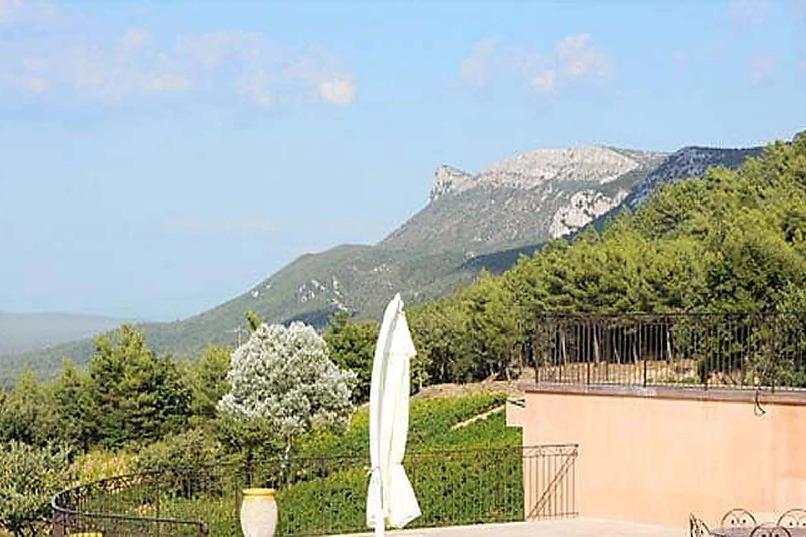 Lieux événementiels, LA BASTIDE DES CALANQUES