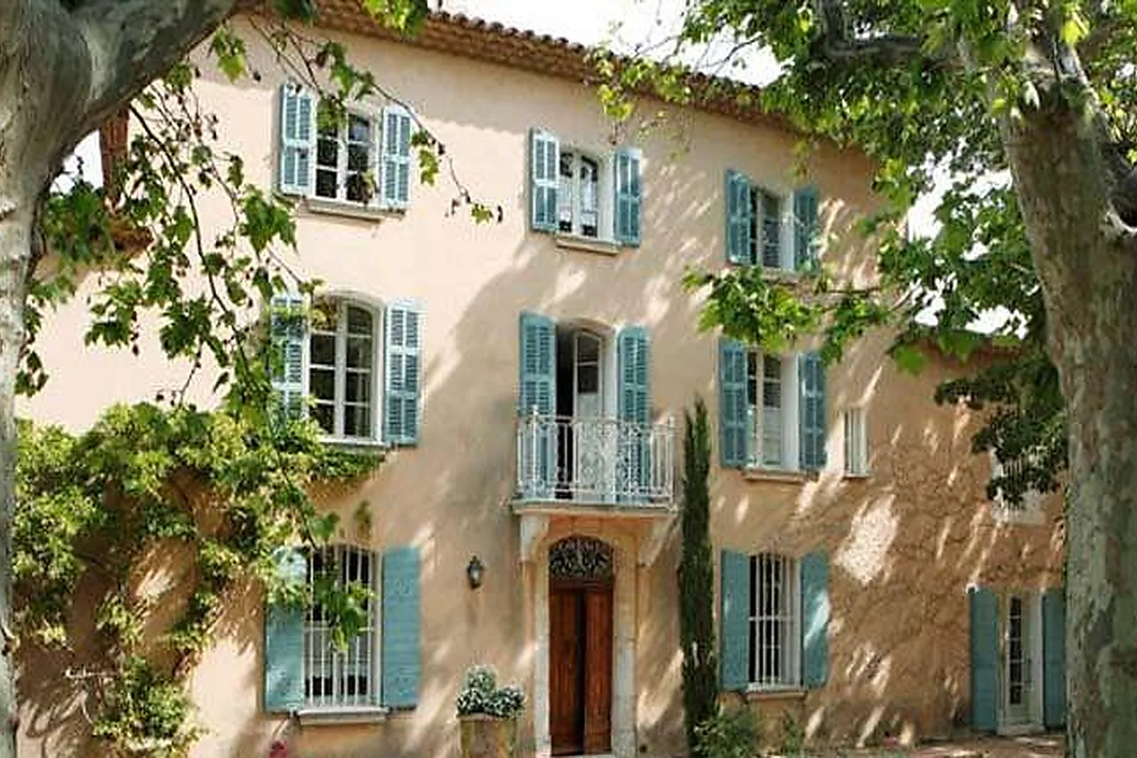 Lieux événementiels, LA BASTIDE DES CALANQUES