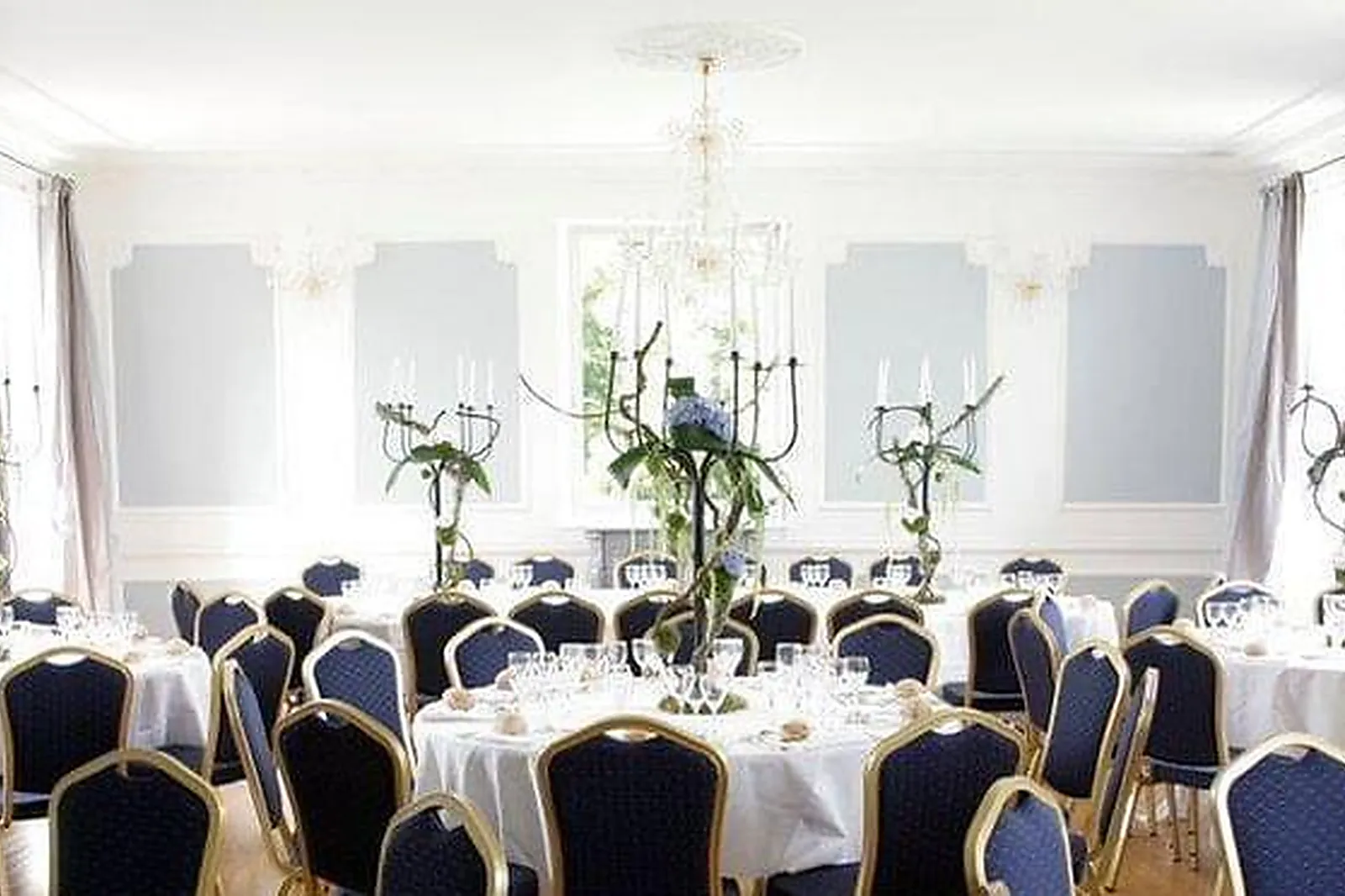 Lieux événementiels, DOXA - MANDEL