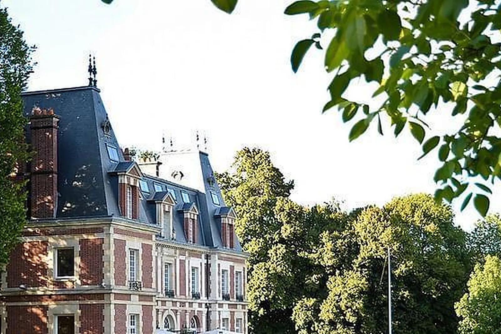 Lieux événementiels, DOXA - MANDEL