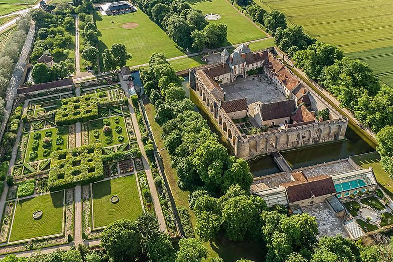 Lieux événementiels, CHÂTEAU SATIE