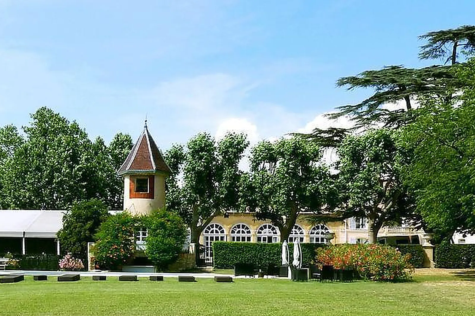 Lieux événementiels, CHÂTEAU D'ALPHÉRAN