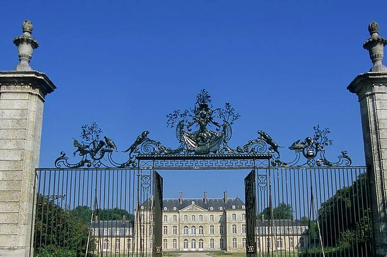 Lieux événementiels, CHÂTEAU DE BERTANGLES