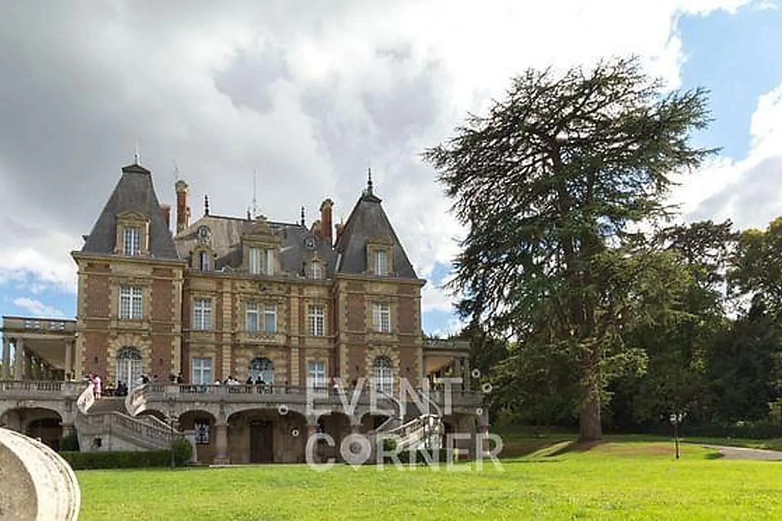 Lieux événementiels, CHÂTEAU DE BOUFFÉMONT
