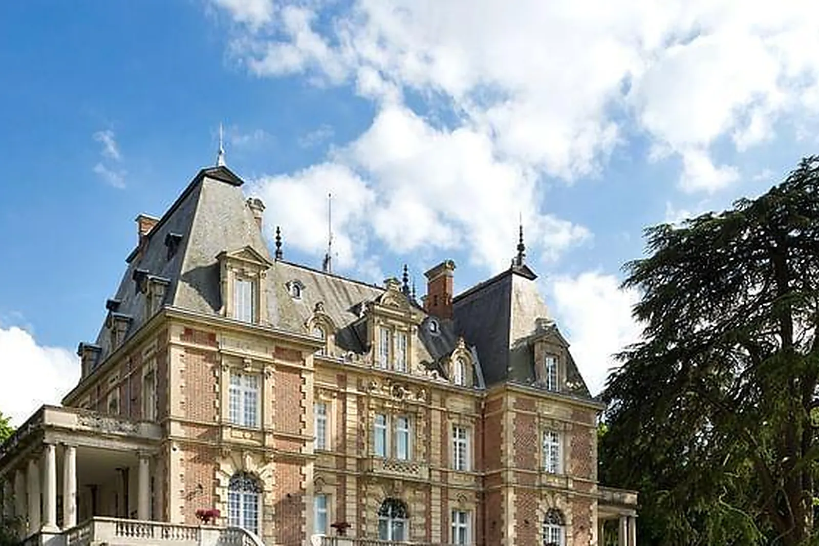 Lieux événementiels, CHÂTEAU DE BOUFFÉMONT