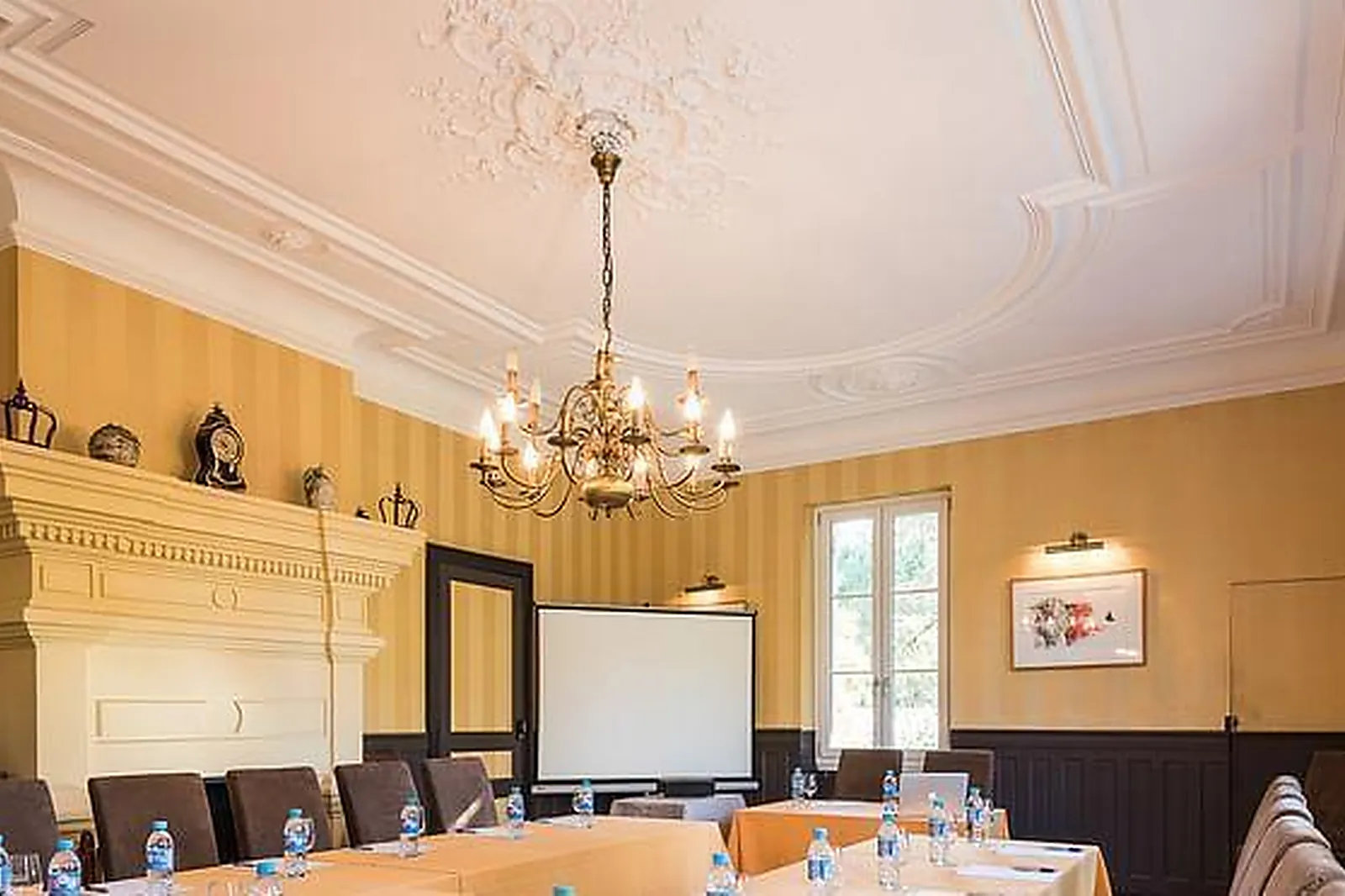 Lieux événementiels, CHÂTEAU DE BUROS ***