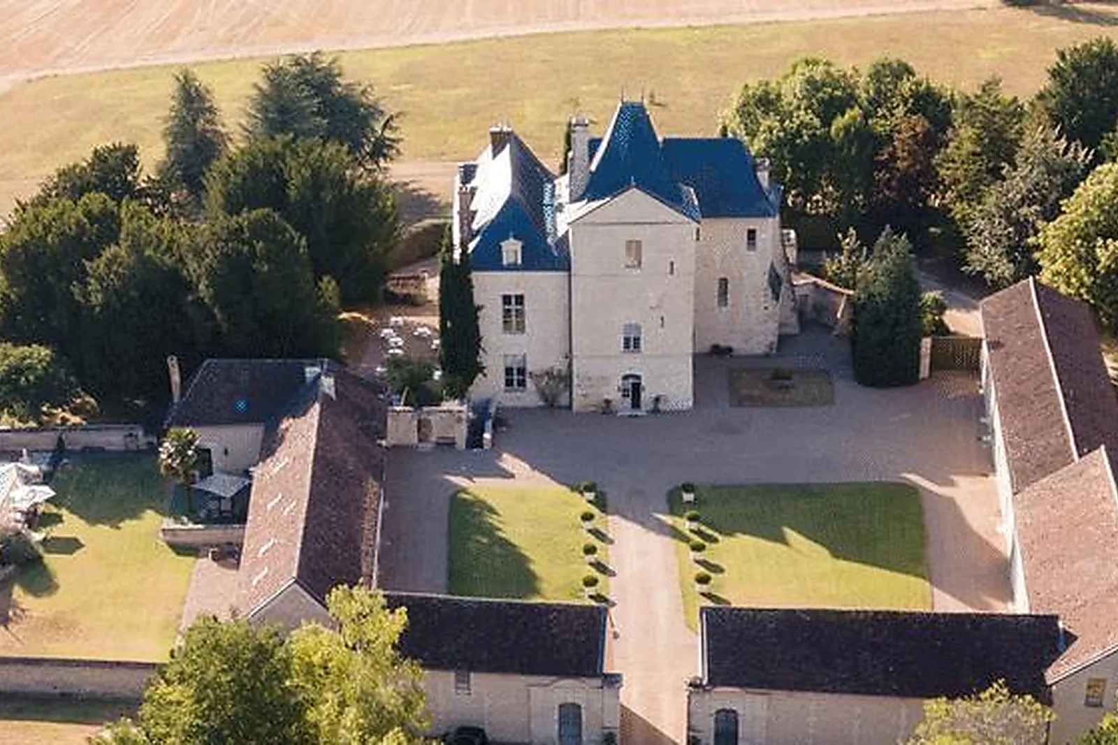Lieux événementiels, CHÂTEAU DE CHARGÉ - CENTRE DE SÉMINAIRES RÉSIDENTIELS