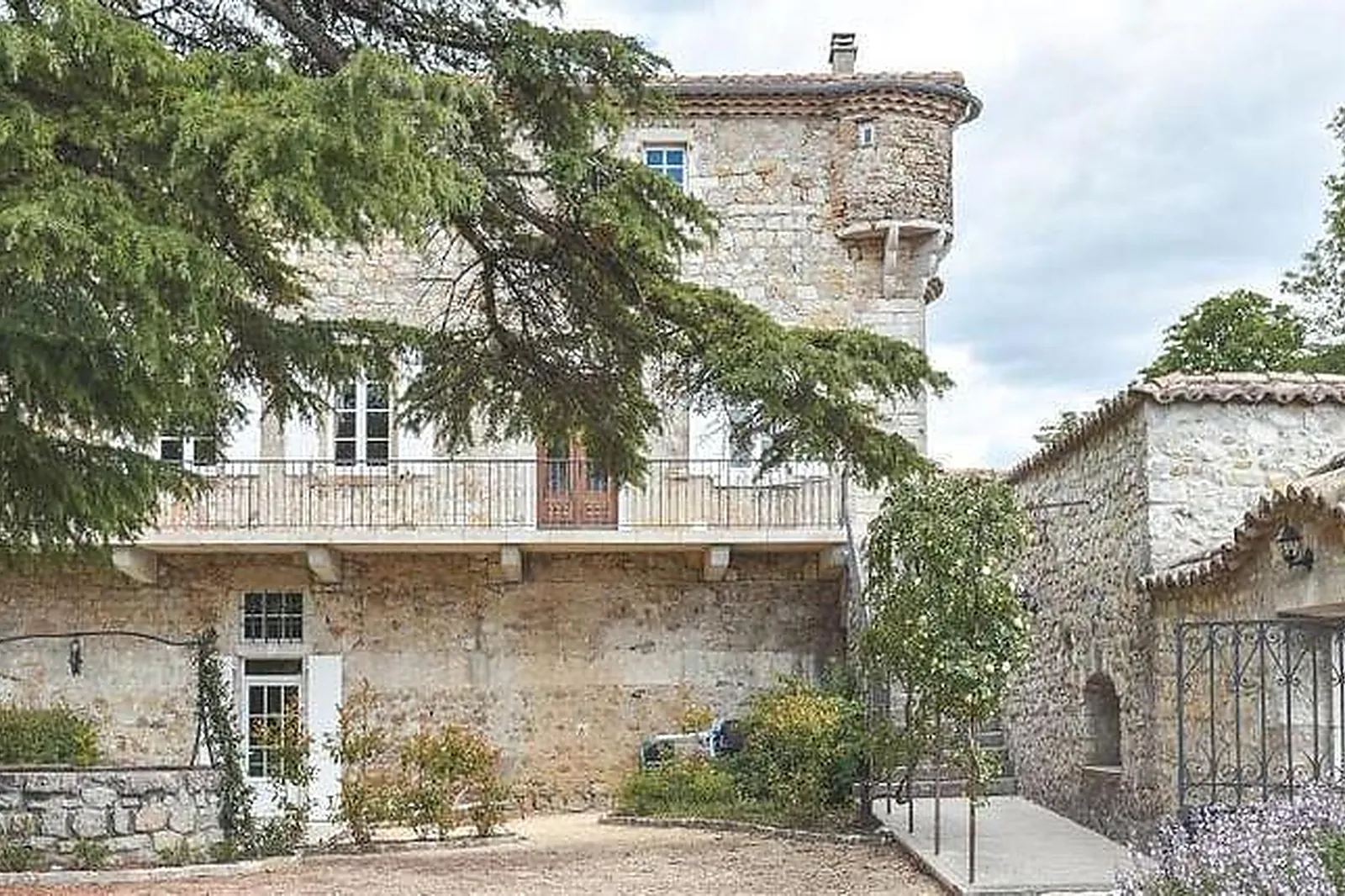 Lieux événementiels, CHÂTEAU DE CHAUSSY - VILLAGE DE GÎTES