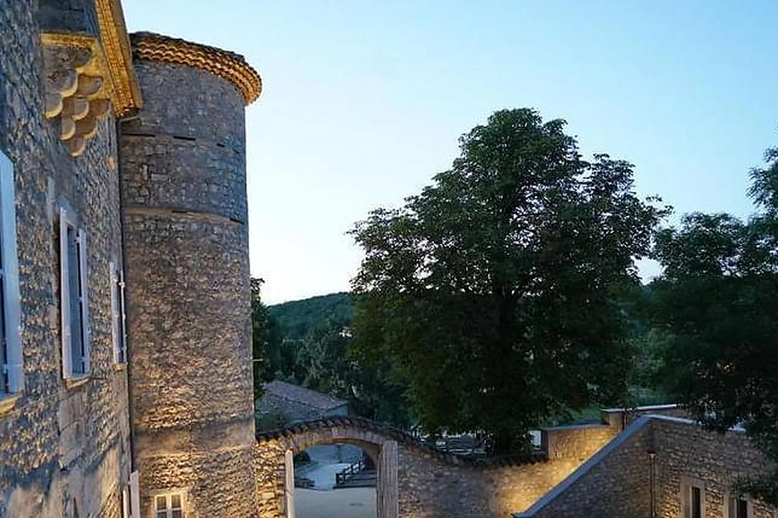 Lieux événementiels, CHÂTEAU DE CHAUSSY - VILLAGE DE GÎTES